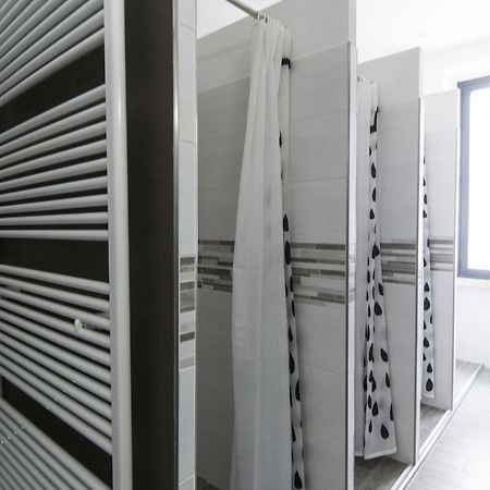 Antica Campione Rooms & Hostel Кампионе-дель-Гарда Экстерьер фото