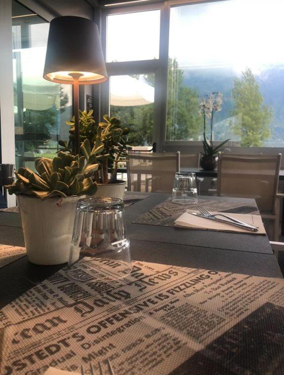 Antica Campione Rooms & Hostel Кампионе-дель-Гарда Экстерьер фото