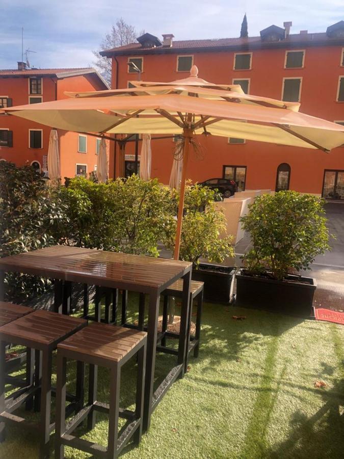 Antica Campione Rooms & Hostel Кампионе-дель-Гарда Экстерьер фото