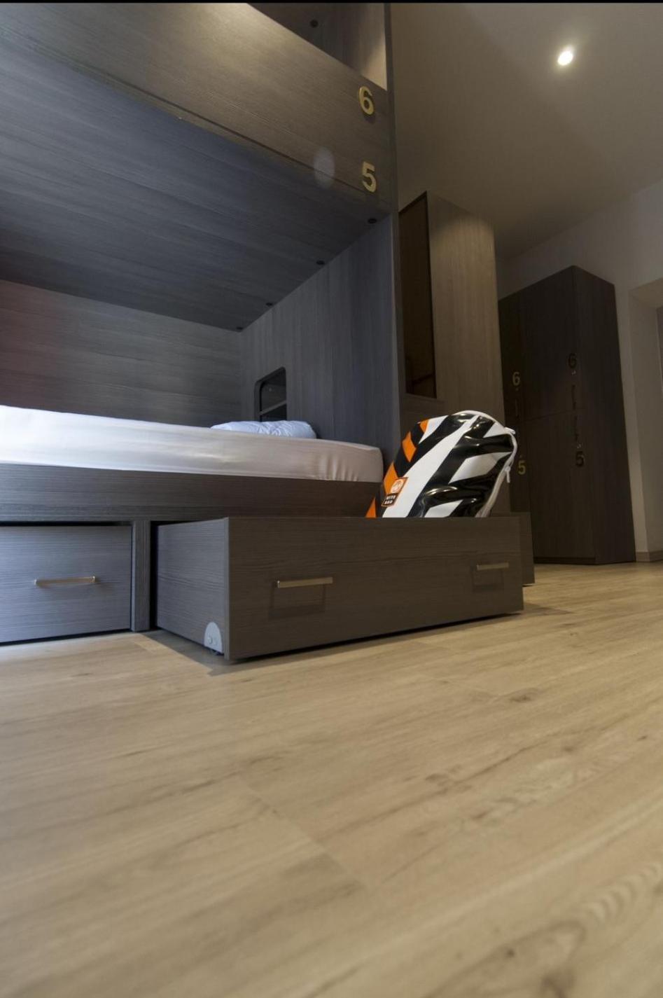 Antica Campione Rooms & Hostel Кампионе-дель-Гарда Экстерьер фото